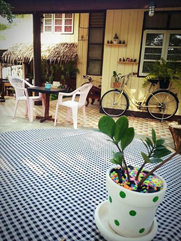 Baan Homlamoon Hotell Suan Phueng Exteriör bild