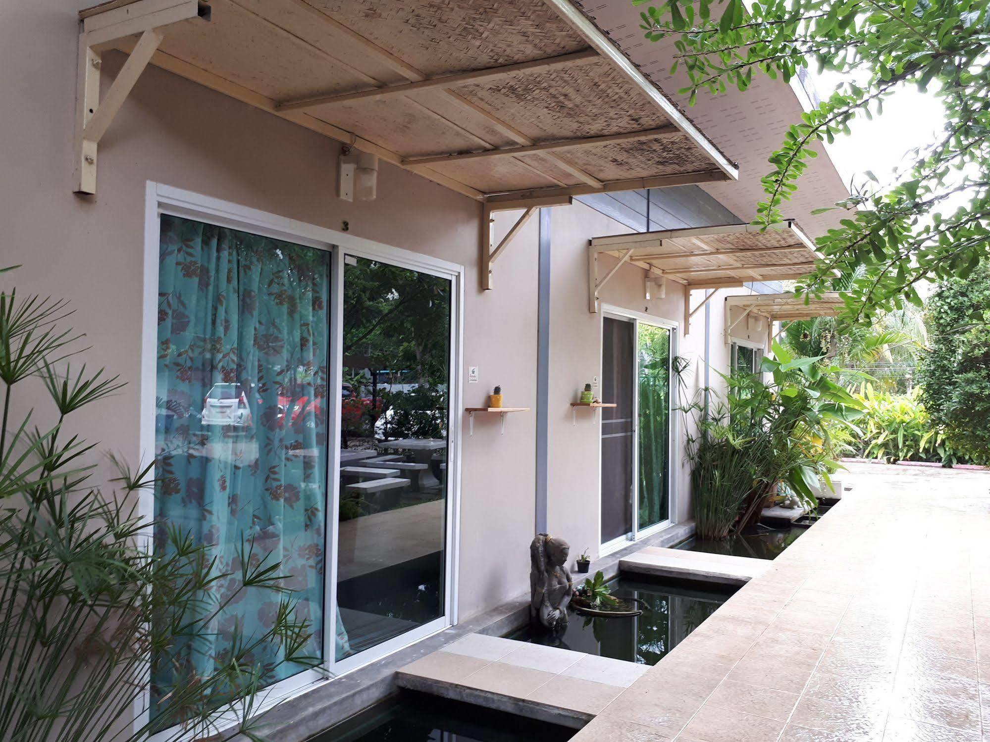 Baan Homlamoon Hotell Suan Phueng Exteriör bild